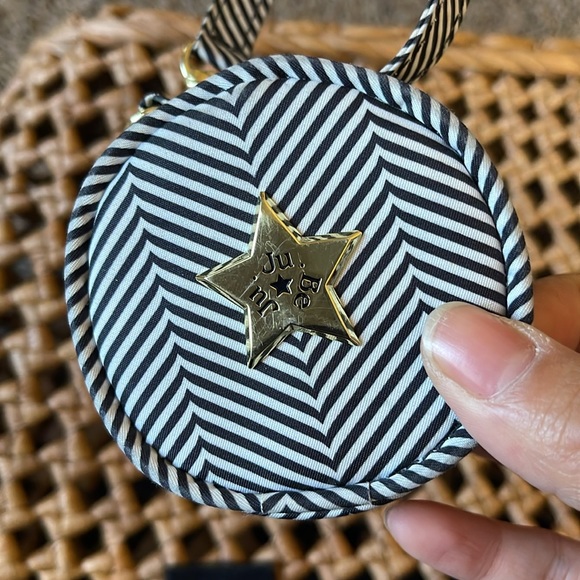 Jujube Pacifier Holder - Picture 4 of 5